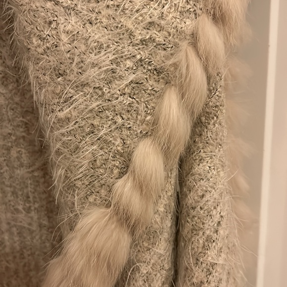 Love Token Rabbit Fur Vest - Picture 2 of 3